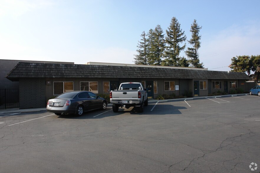 Primary Photo Of 340-350 W Caldwell Ave, Visalia Office For Lease