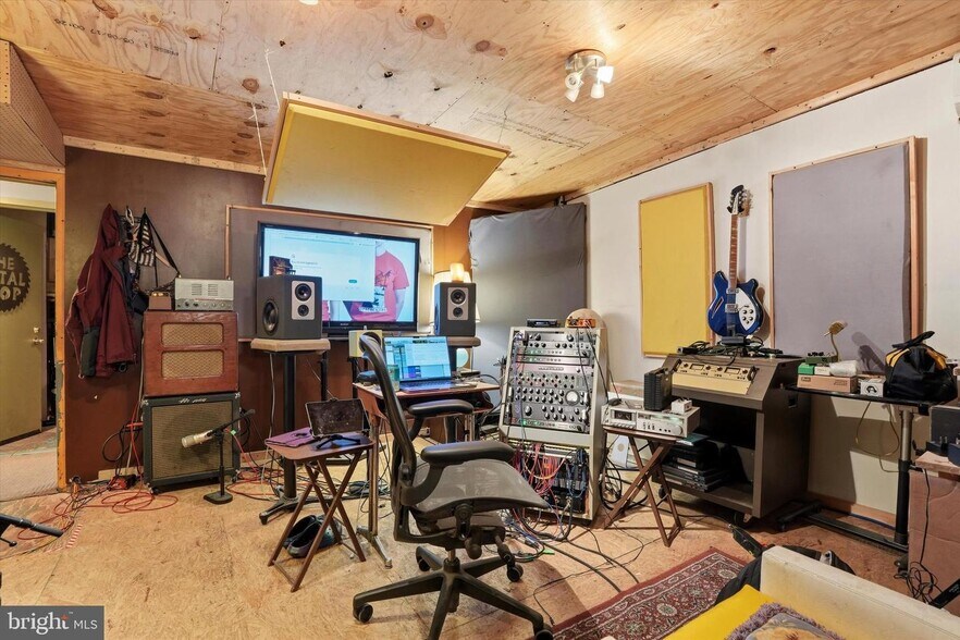 More Photos Of 2124-2132 E Arizona St, Philadelphia Warehouse For Sale