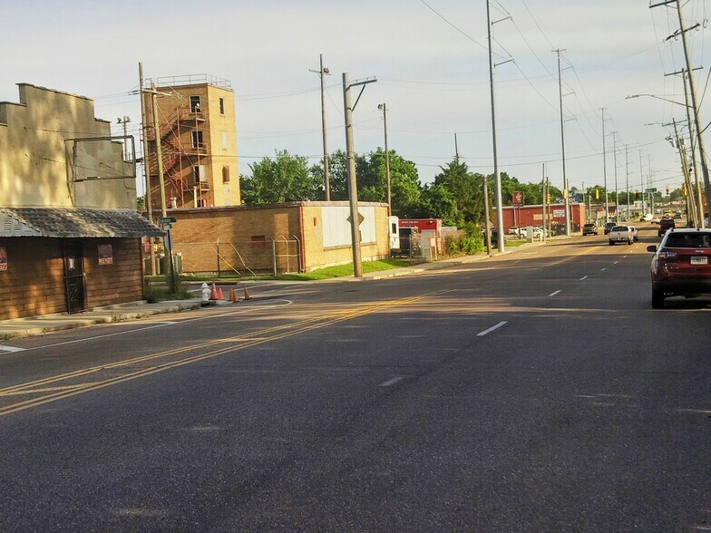 More Photos Of 1122 Gallatin St, Jackson Bar For Sale