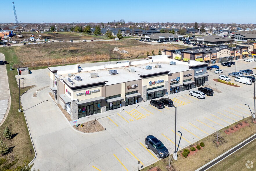 More Photos Of 1510 Ankeny Blvd, Ankeny Storefront Retail Office For Lease