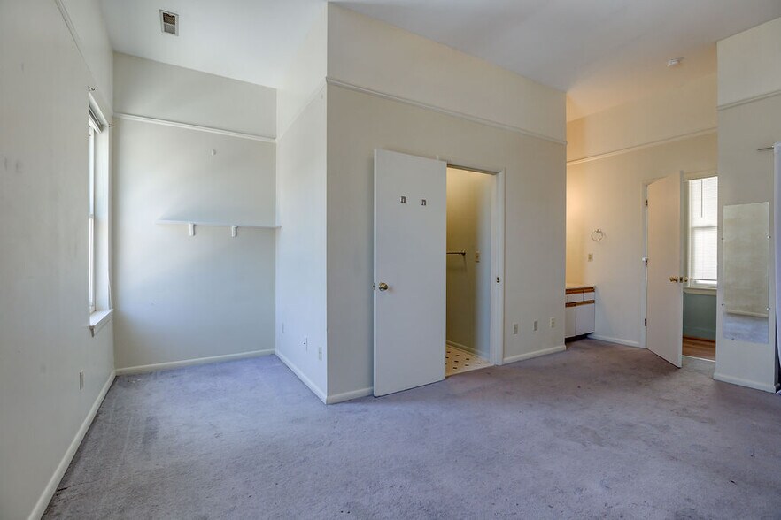 More Photos Of 100 W High St, Oxford Storefront Retail Residential For Sale