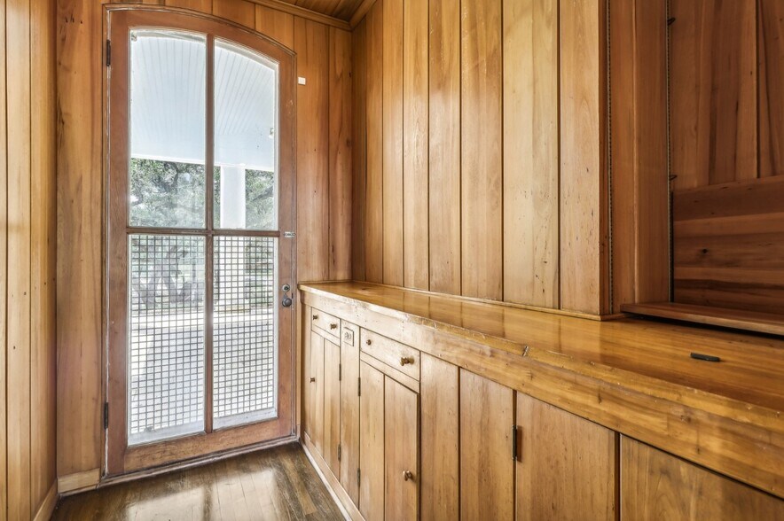 More Photos Of 7735 Mocking Bird Ln, San Antonio Lodge Meeting Hall For Sale