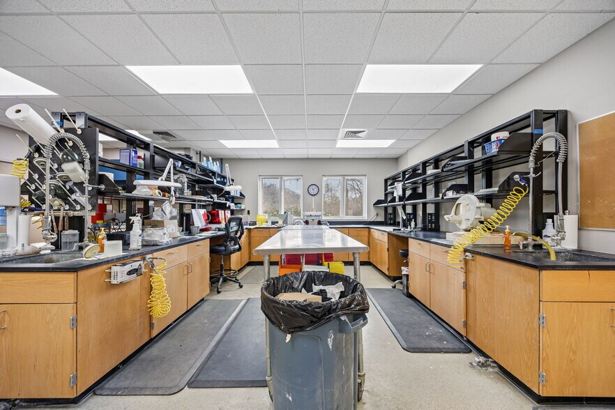 More Photos Of 9 Walden Ridge Dr, Asheville Medical For Lease