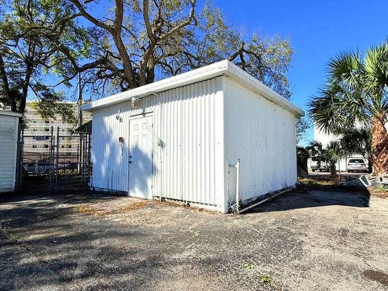 More Photos Of 600 Avenue S NW, Winter Haven Research And Development For Sale