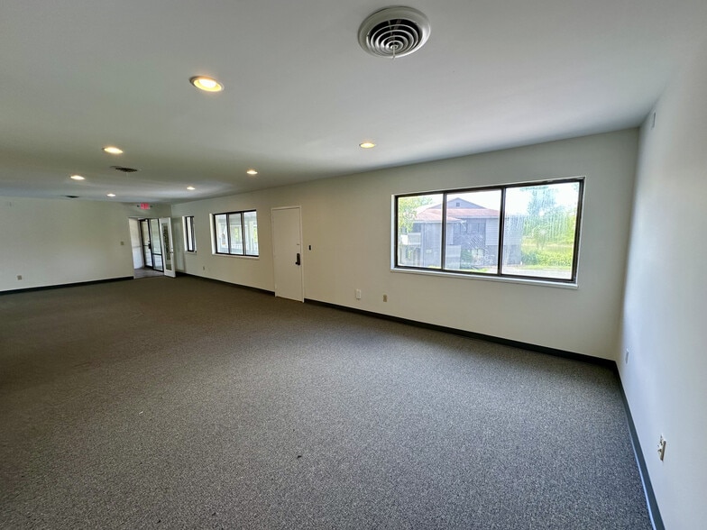 More Photos Of , Cincinnati Office For Sale