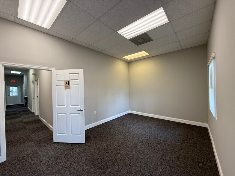 More Photos Of 100 Burnsed Pl, Oviedo Medical For Lease