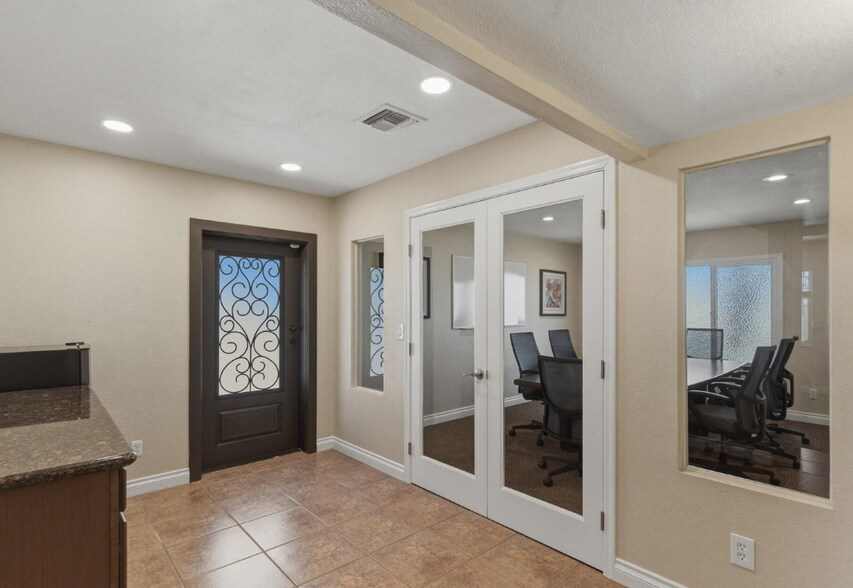 More Photos Of 3307 E Thunderbird Rd, Phoenix Office For Sale