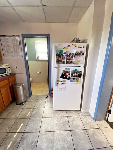 More Photos Of 720 New London Rd, Newark Office For Sale