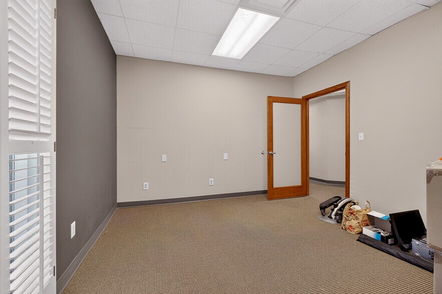 More Photos Of 8202 Clearvista Pky, Indianapolis Office For Sale