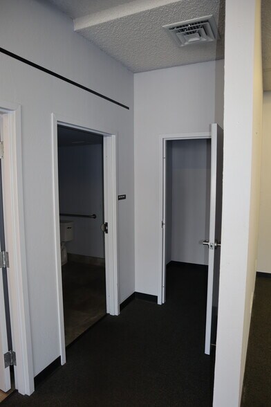 More Photos Of 2358-2368 Lincoln St, Oroville Office For Lease