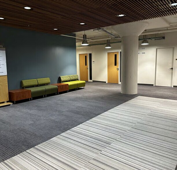 More Photos Of 1180 S Main St, Akron Medical For Lease