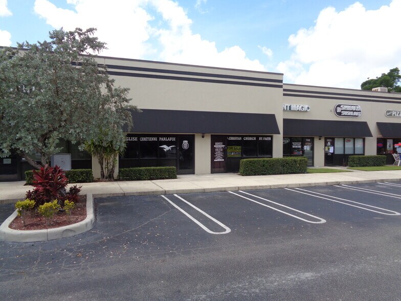 More Photos Of 11300-11354 Wiles Rd, Coral Springs General Retail For Lease