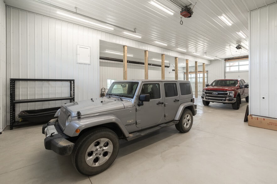More Photos Of 450 County 424 rd, Grand Lake Flex For Sale