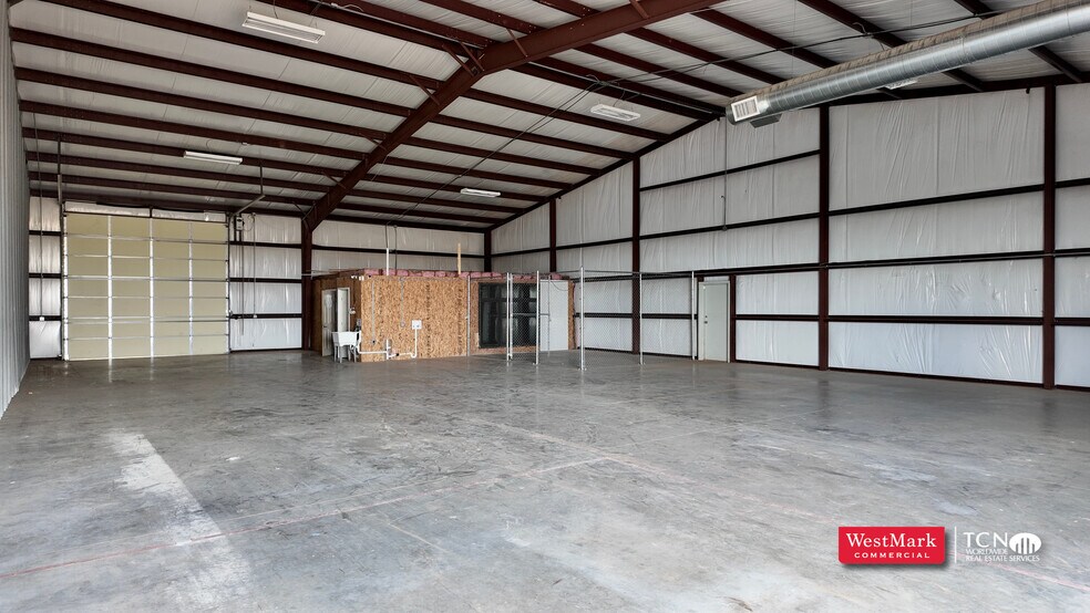 More Photos Of 5614 126th St, Lubbock Flex For Lease