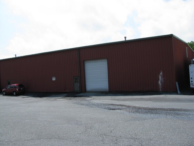 More Photos Of 201 E Bellevue Ave, Reading Warehouse For Lease