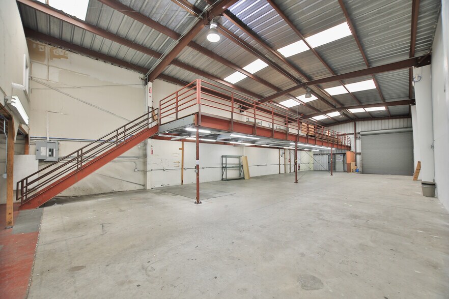 More Photos Of 2757 16th St, San Francisco Warehouse For Lease