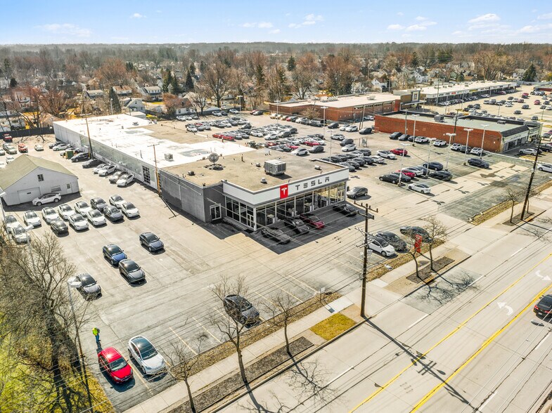 More Photos Of 5180 Mayfield Rd, Lyndhurst Auto Dealership For Sale
