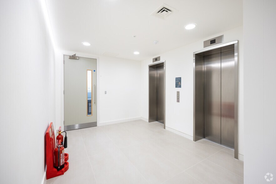 More Photos Of Charles Sq, Bracknell Coworking Space