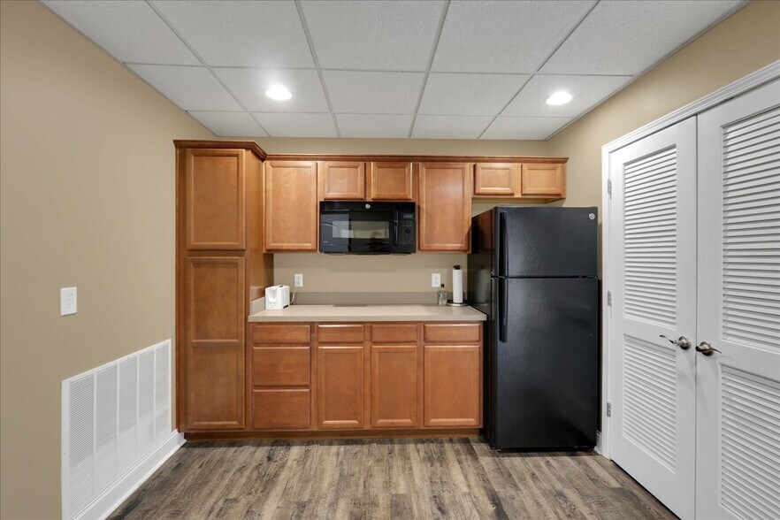 More Photos Of 1518 Petunia Ave, Louisville Warehouse For Sale