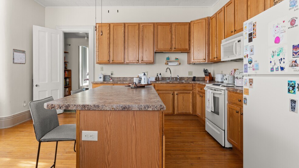 More Photos Of 465 Chapel St, Lee Apartments For Sale