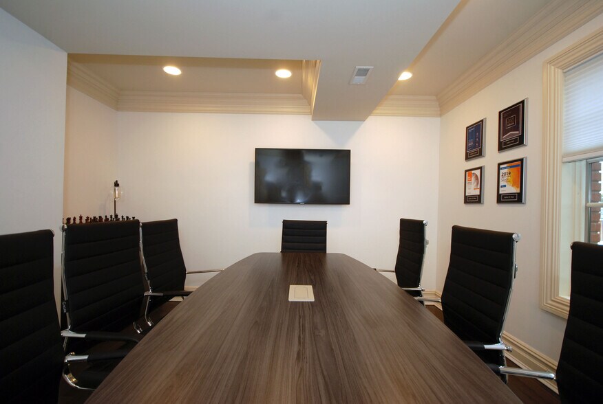 More Photos Of 21 W High St, Somerville Office For Lease