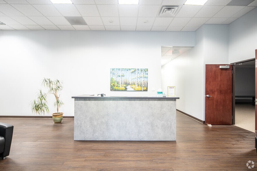 More Photos Of 2701 W Plano Pky, Plano Flex For Lease