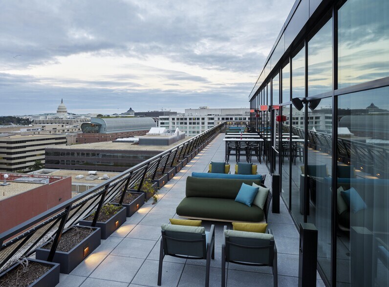 More Photos Of 555 E St SW, Washington Apartments For Lease