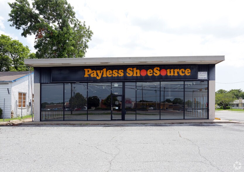 More Photos Of 2201 Texoma Pky, Sherman Freestanding For Lease