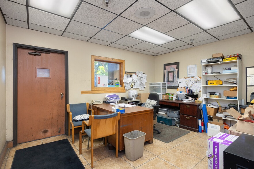 More Photos Of 9216 Bally Ct, Rancho Cucamonga Warehouse For Sale