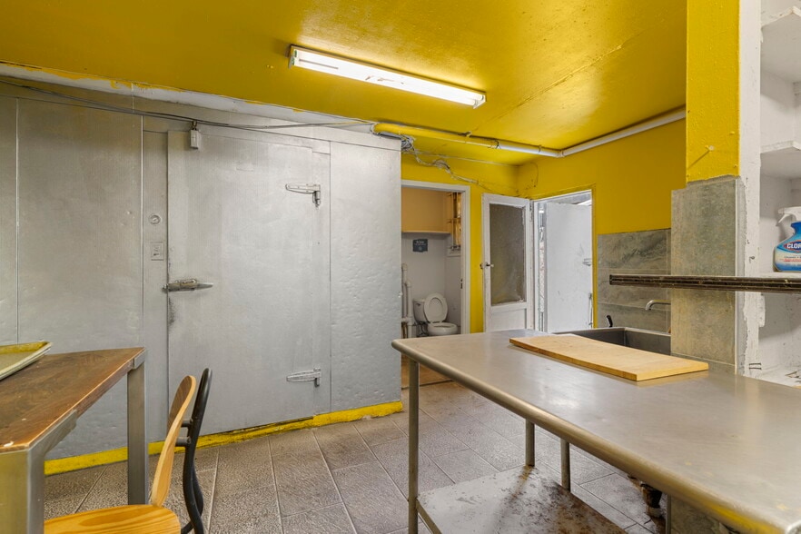 More Photos Of 614 4th Ave, Brooklyn General Retail For Sale