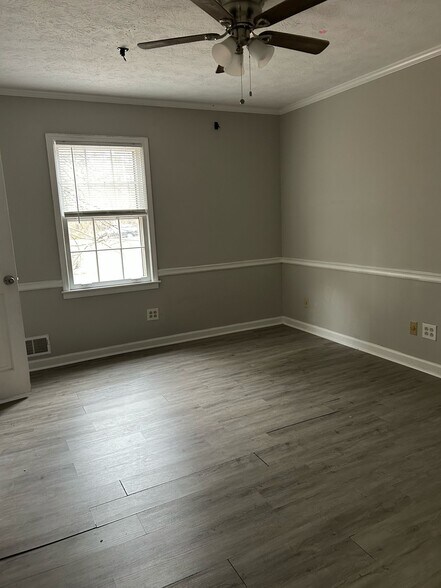 More Photos Of 4455 State Bridge Way, Alpharetta Office Residential For Lease