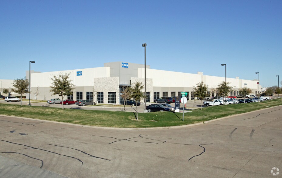 More Photos Of 801 Hammond St, Coppell Distribution For Lease