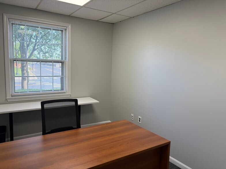 More Photos Of 2 Kings Hwy W, Haddonfield Office For Lease