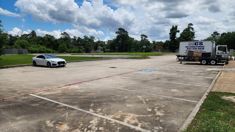 More Photos Of 17434 Red Oak Dr, Houston Medical For Lease