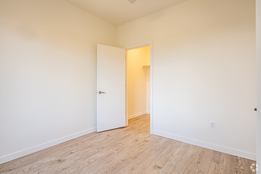 More Photos Of 330 NE Dekum St, Portland Apartments For Sale