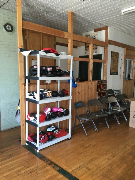 More Photos Of 369 Bank St, New London Storefront Retail Residential For Sale