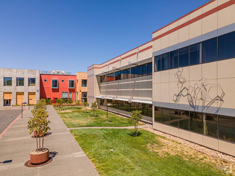 More Photos Of 1400 Valley House Dr, Rohnert Park Office For Lease