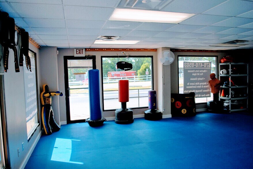 More Photos Of 6003 Main St, Lula Storefront Retail Office For Sale