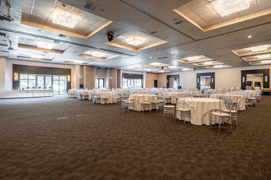 More Photos Of 3700 Judson Rd, Longview Restaurant For Sale