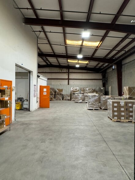 More Photos Of 3138 Industry Dr, North Charleston Warehouse For Lease