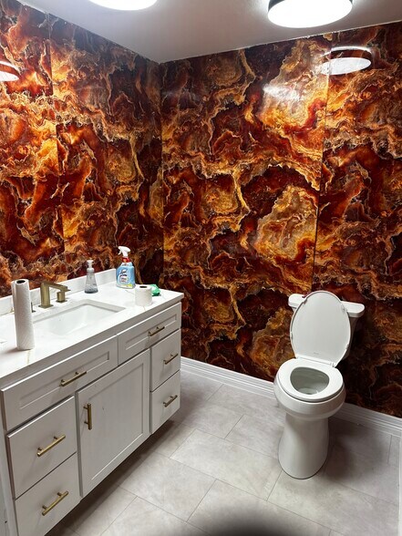 More Photos Of 7156 Lawndale St, Houston Freestanding For Sale