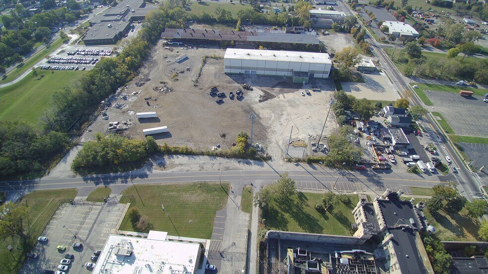 More Photos Of 420 Woodruff Rd, Joliet Warehouse For Lease