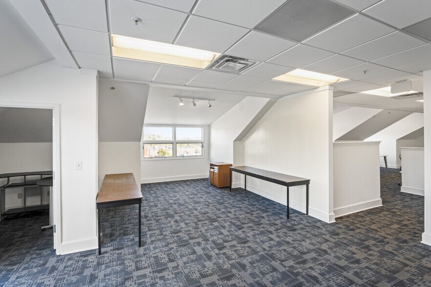 More Photos Of 602 S King St, Leesburg Medical For Sale