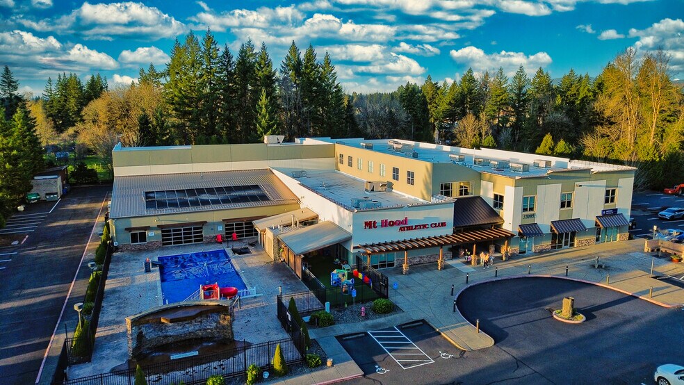 More Photos Of 37095 Us-26 Hwy, Sandy Health Club For Sale