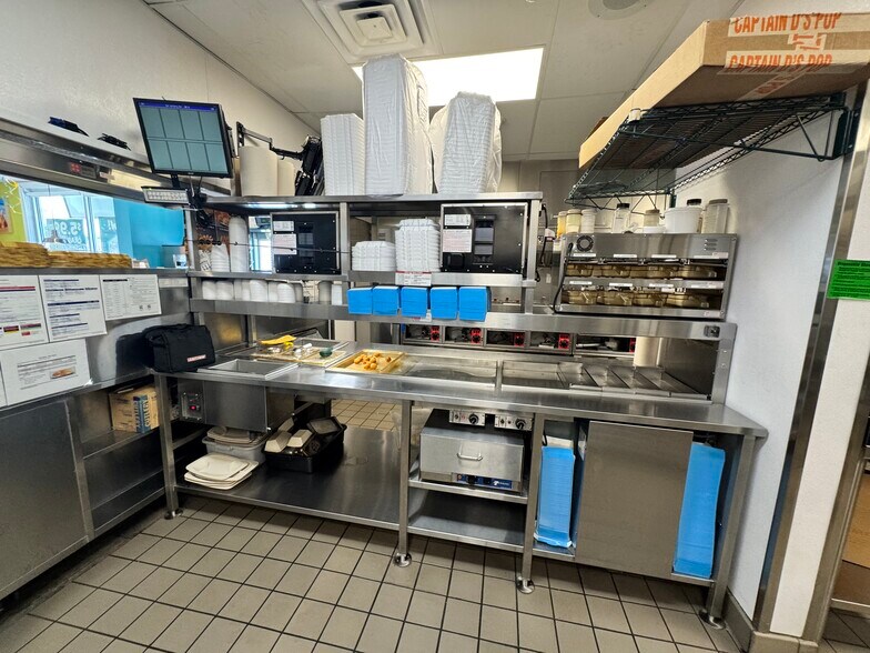 More Photos Of 3021 W 147th St, Posen Restaurant For Sale