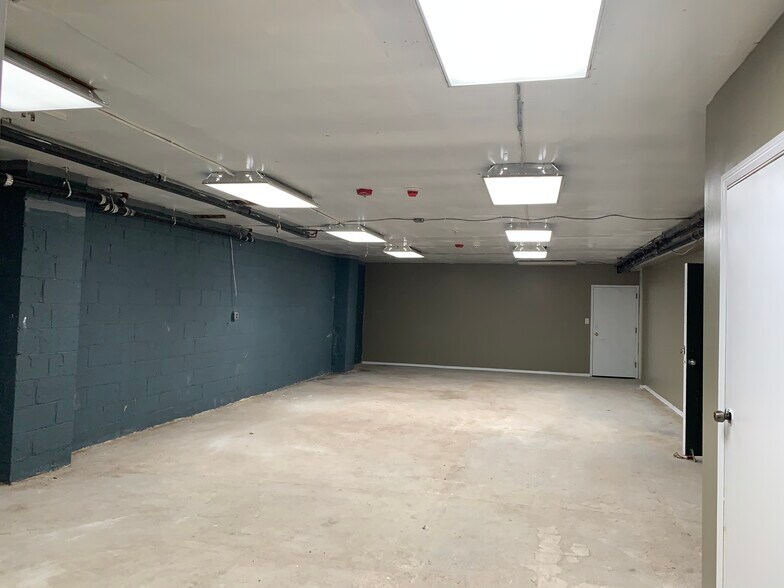 More Photos Of 470-472 Westbury Ave, Carle Place General Retail For Sale