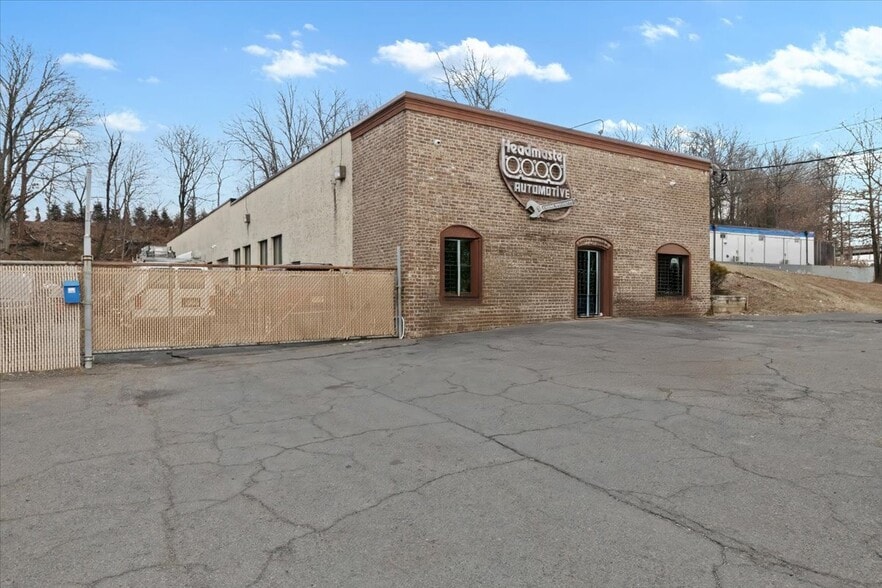 More Photos Of 263 US Highway 46, Saddle Brook Auto Repair For Sale