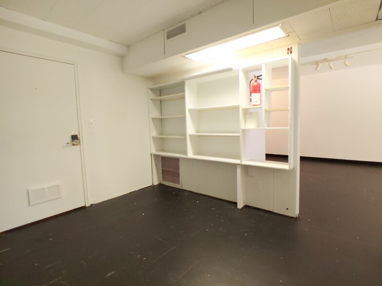 More Photos Of 2740 Devine St, Columbia Storefront Retail Office For Lease