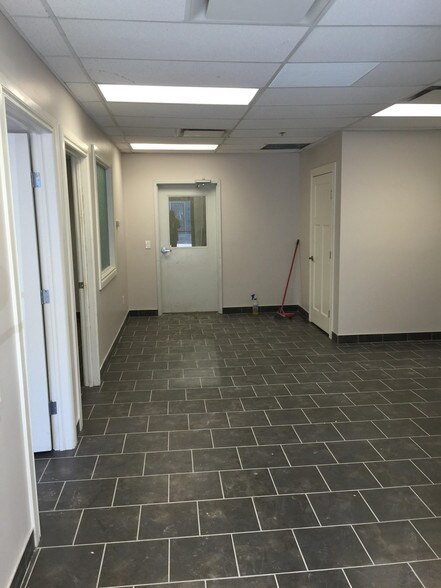 More Photos Of 8800 Venture Av SE, Calgary Warehouse For Sale
