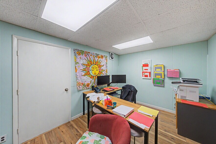 More Photos Of 23 Malcolm St, Morristown Industrial For Sale